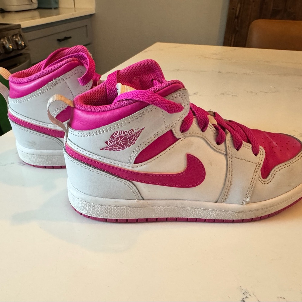 Air Jordan Nike Kids Pink and White Sneakers 1.5Y